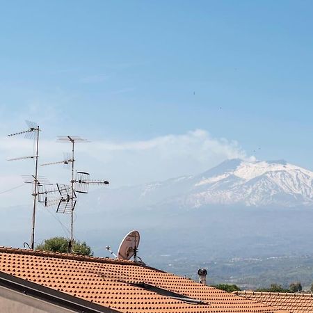 Un Passo Dal Mare Due Dall'Etna Giardini Naxos Exterior photo